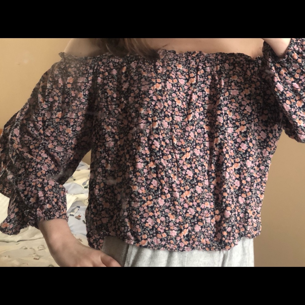 American eagle off the shoulder top